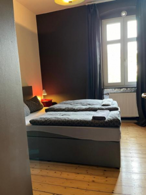 Vis-a-vis Apartments